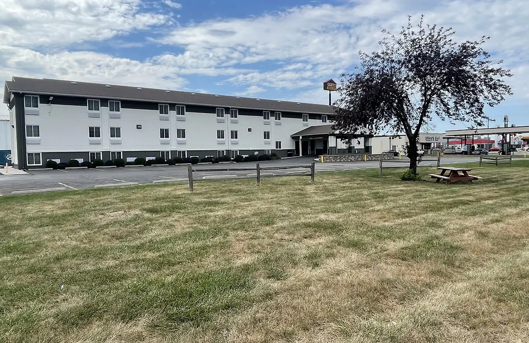 Countryside Inn & Suites Omaha East-Council Bluffs Ia-1