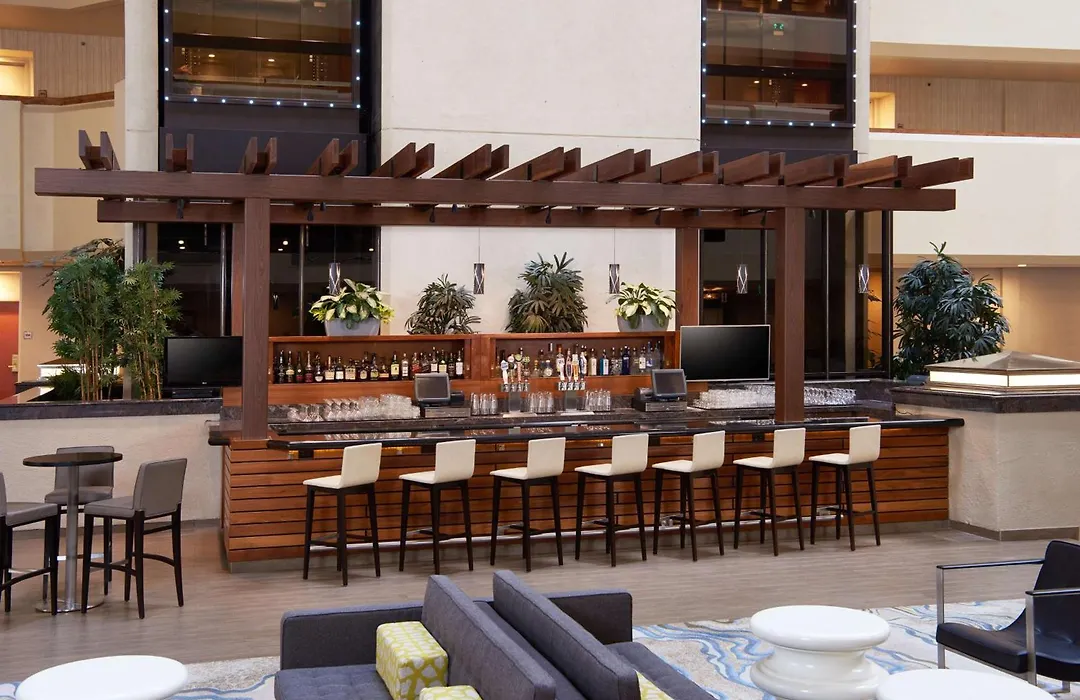 Doubletree By Hilton Fresno Convention Center-1