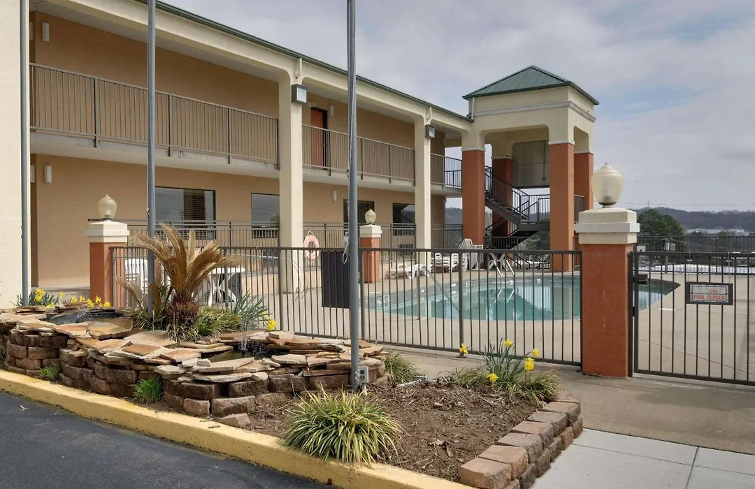 Quality Inn & Suites Clarksville-1