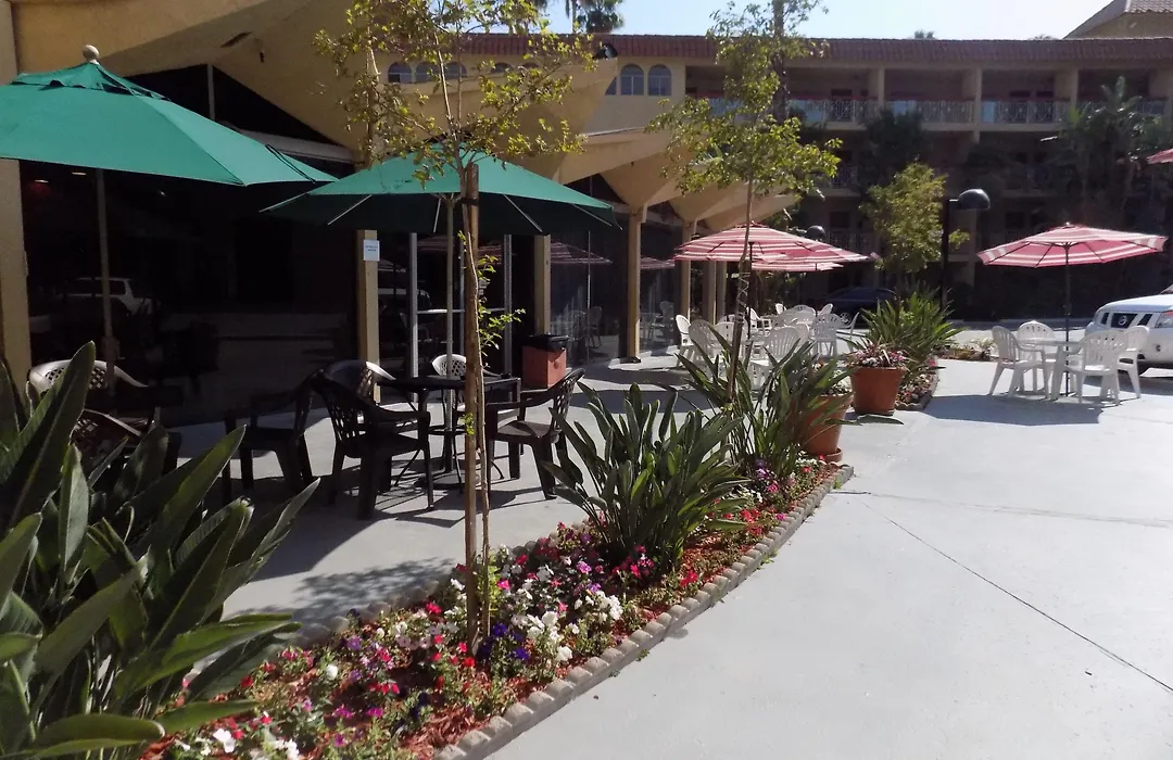 Ramada By Wyndham Burbank Airport-1