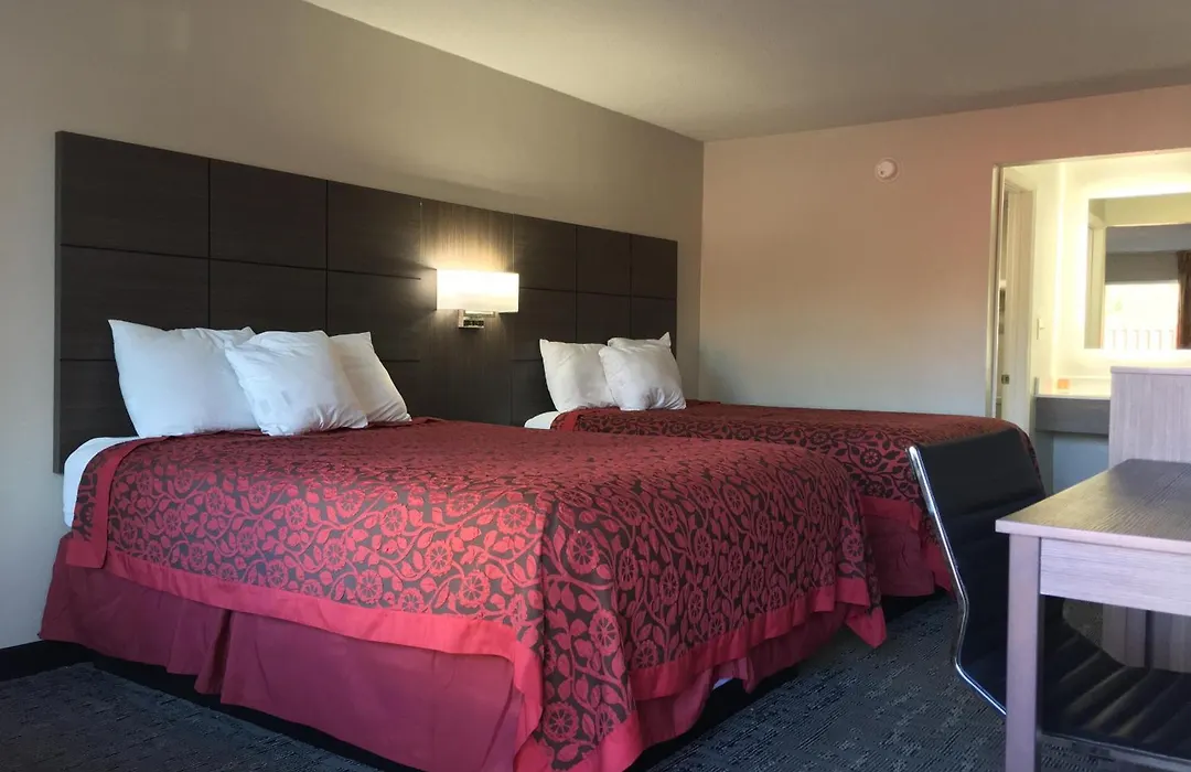Days Inn & Suites By Wyndham Charleston Airport West-1