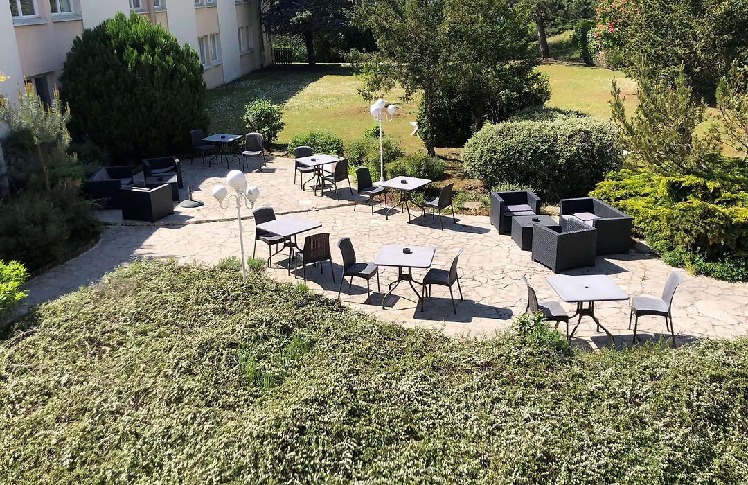 Kyriad Nemours-1