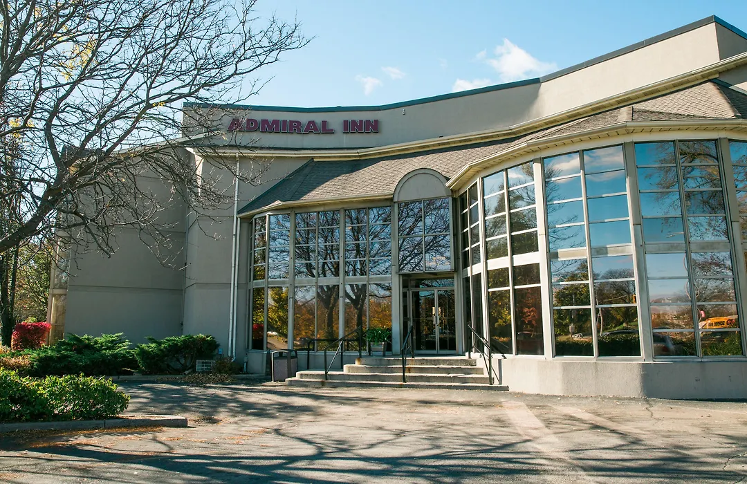 Admiral Inn Hamilton-1