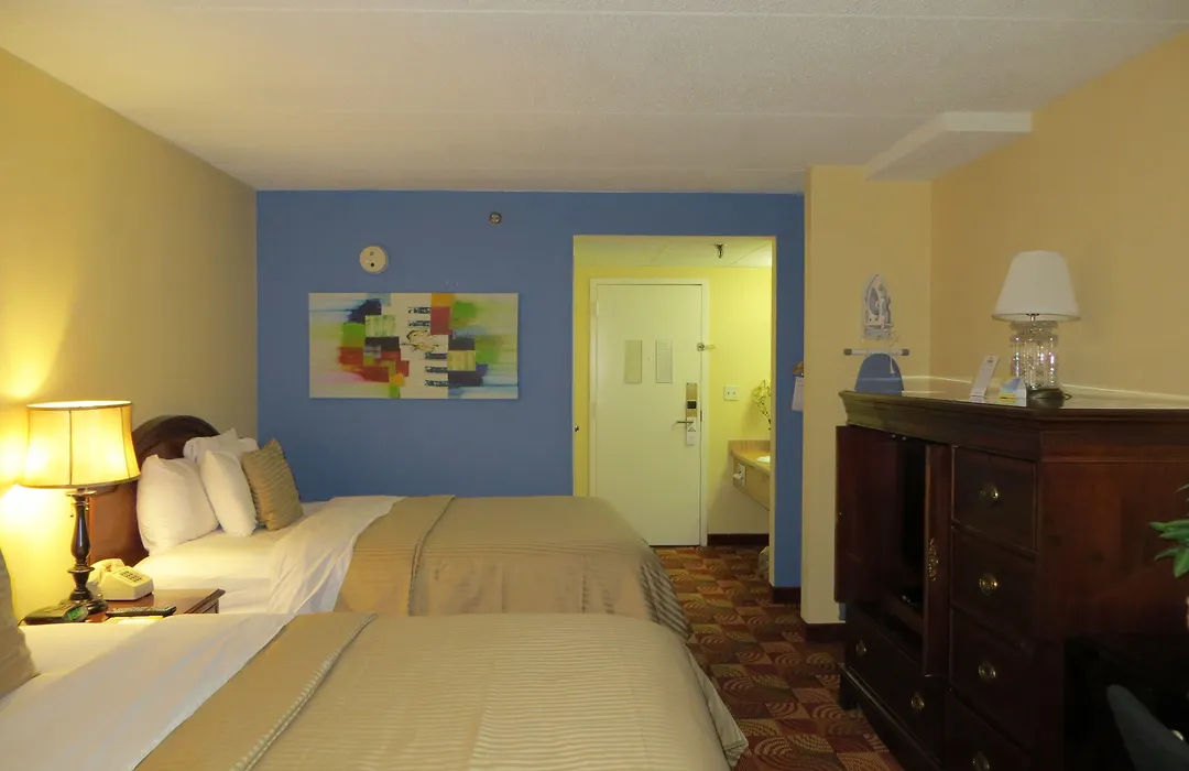Days Inn By Wyndham Syracuse-1