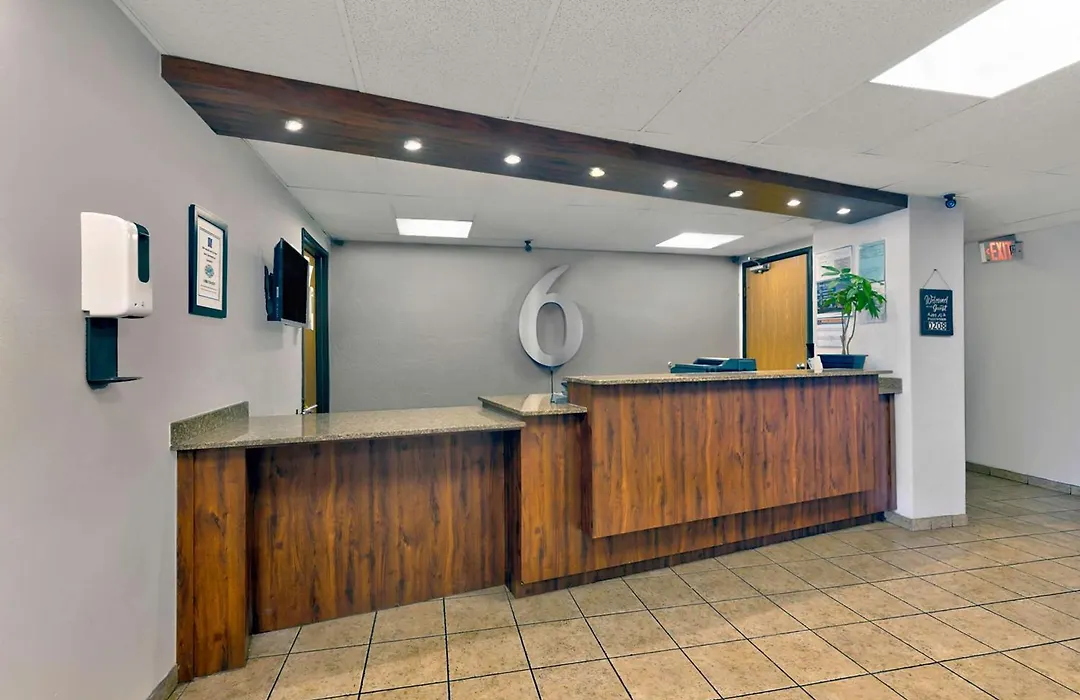 Motel 6-Oak Creek, Wi-1