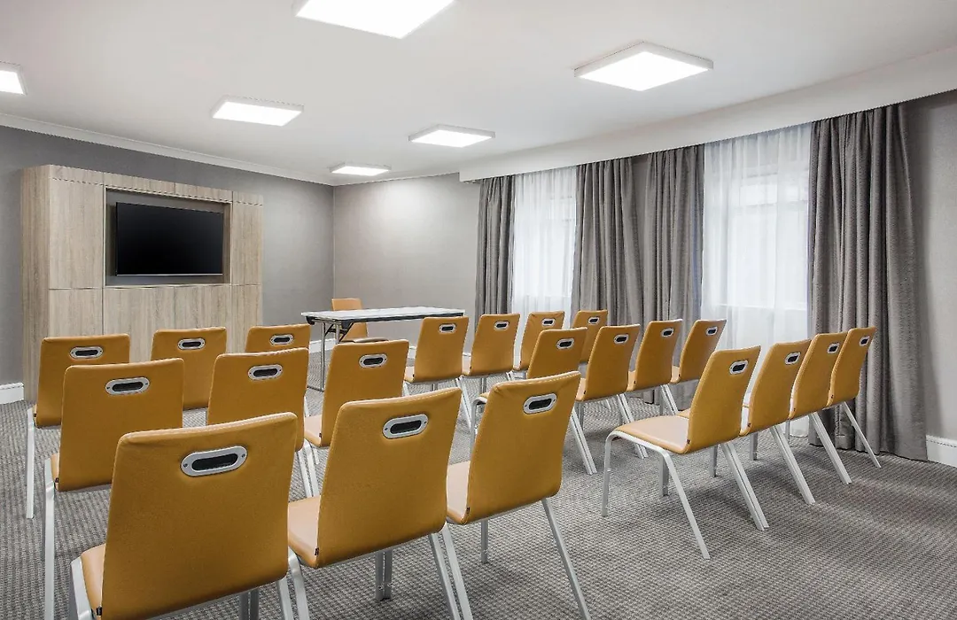 Leonardo Hotel And Conference Venue Hinckley Island-1