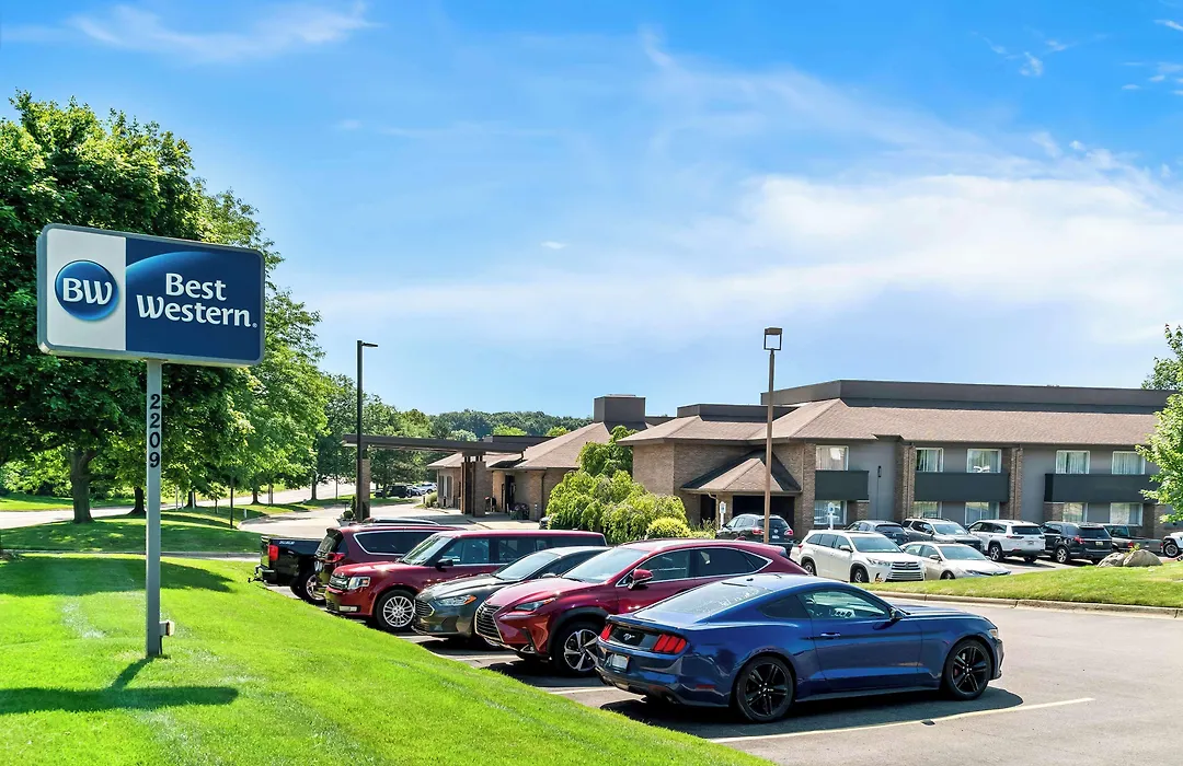 Best Western Okemos/East Lansing Hotel & Suites-1