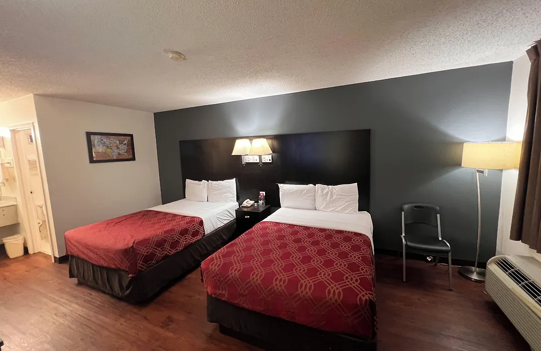 Econo Lodge Inn & Suites Tuscaloosa I-20-1