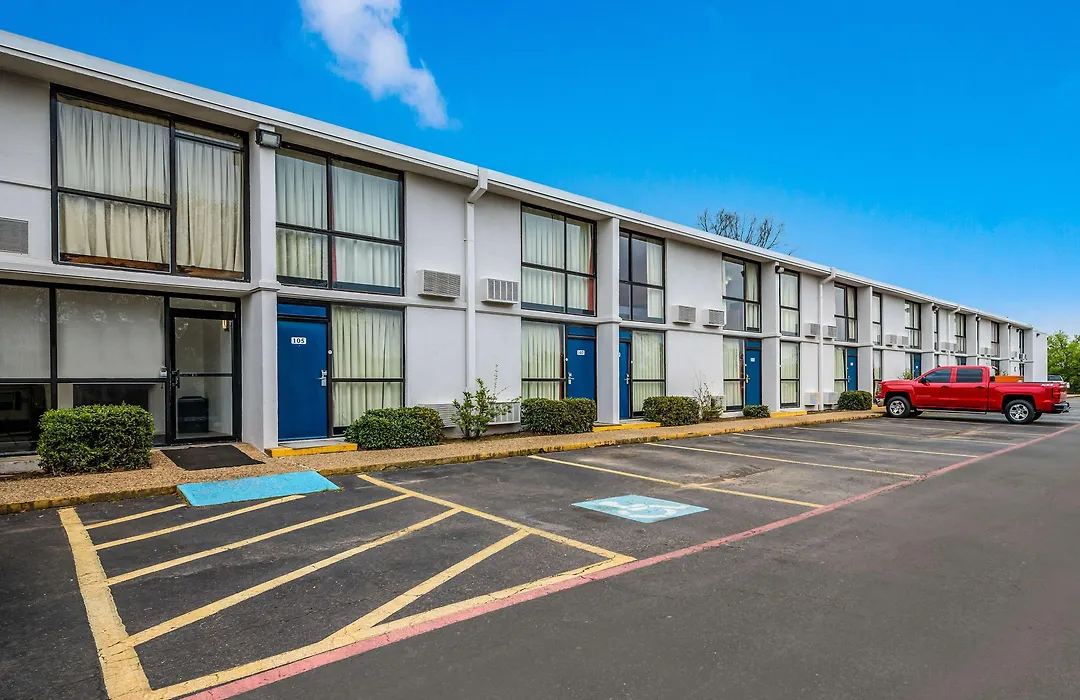 Motel 6-Henderson, Tx-1