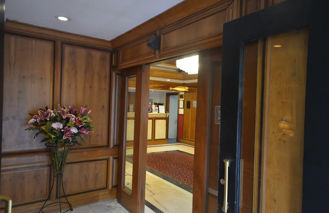 Best Western Burns Hotel Kensington-1