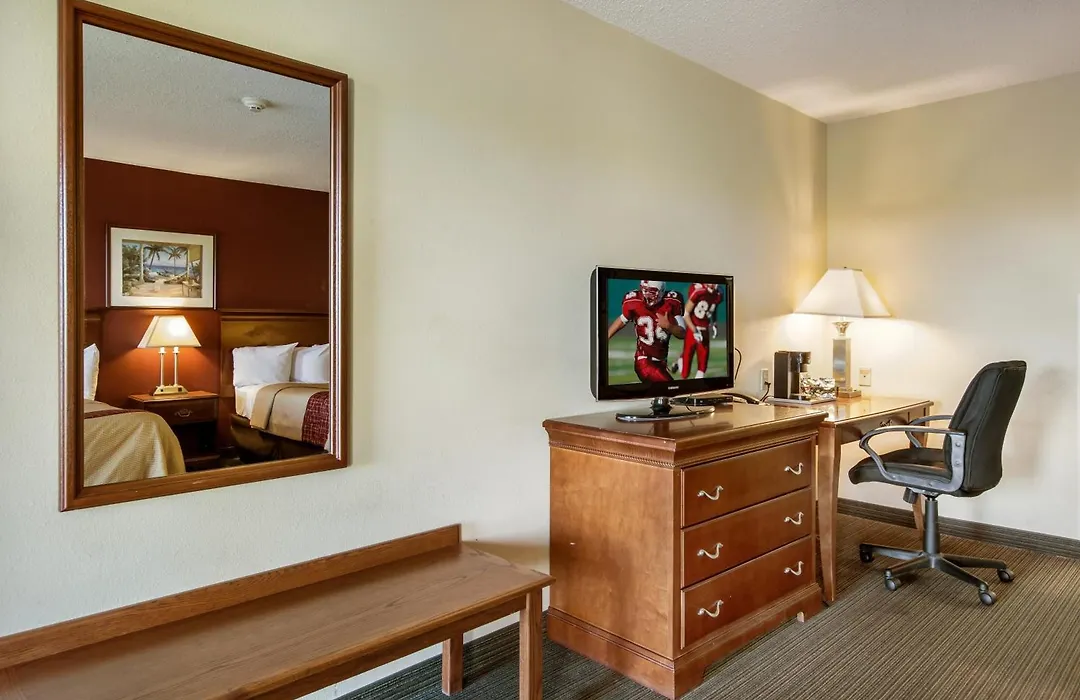 Red Roof Inn Vincennes-1