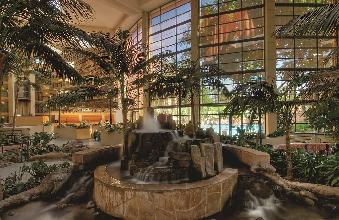 Embassy Suites By Hilton Phoenix Biltmore-1