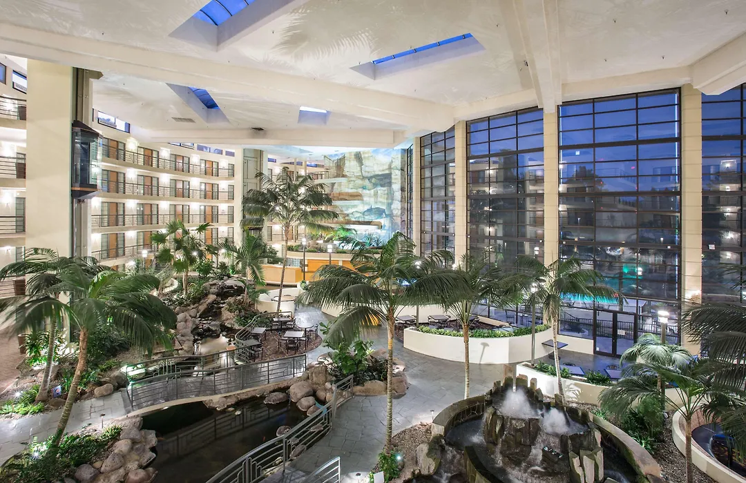 Embassy Suites By Hilton Phoenix Biltmore-1