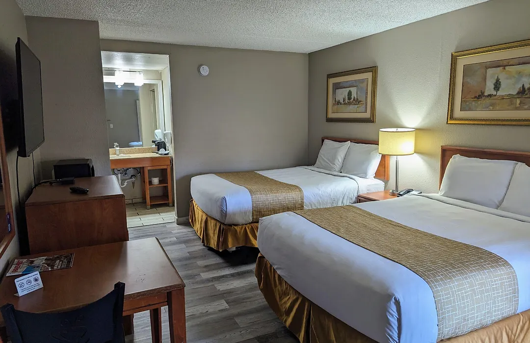 Travelodge By Wyndham Pueblo-1