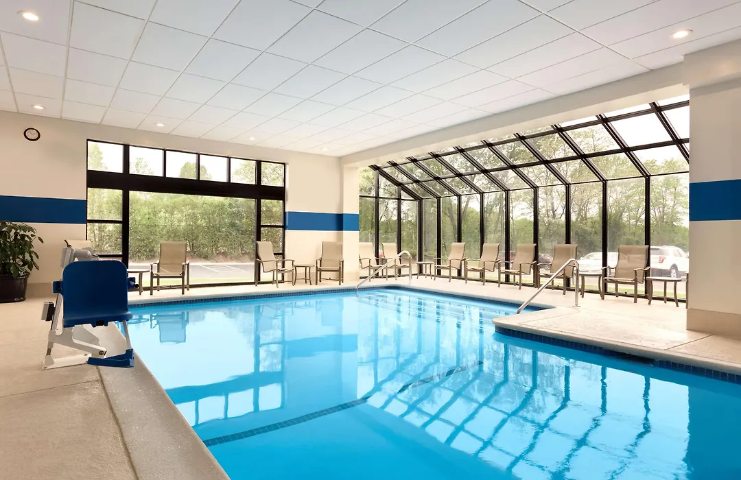 Doubletree By Hilton Bradley International Airport-1