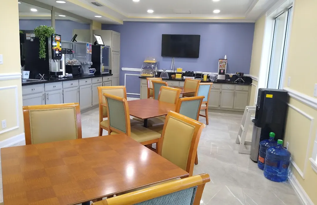 Days Inn By Wyndham Kingsland Naval Base I-95-1