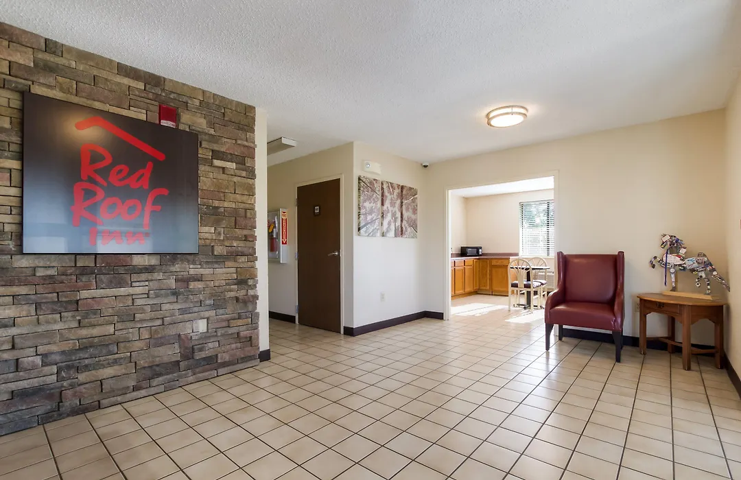 Red Roof Inn Shelbyville-1