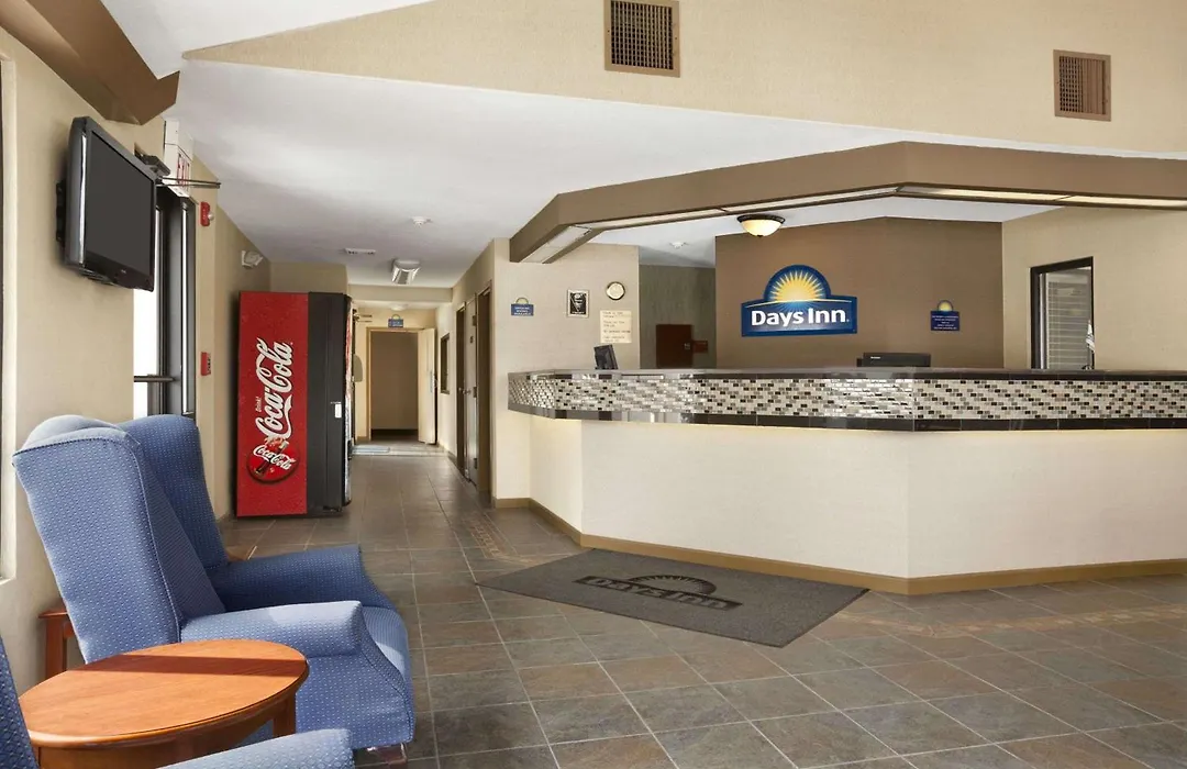 Days Inn By Wyndham Middletown-1