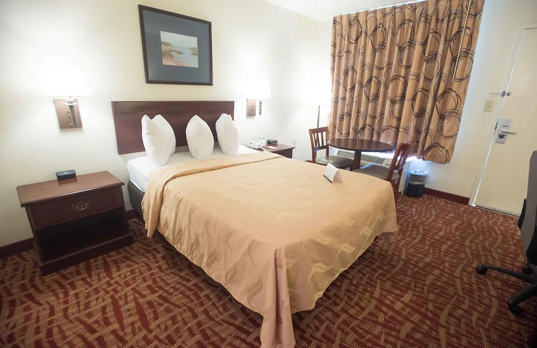 Quality Inn At Town Center-1