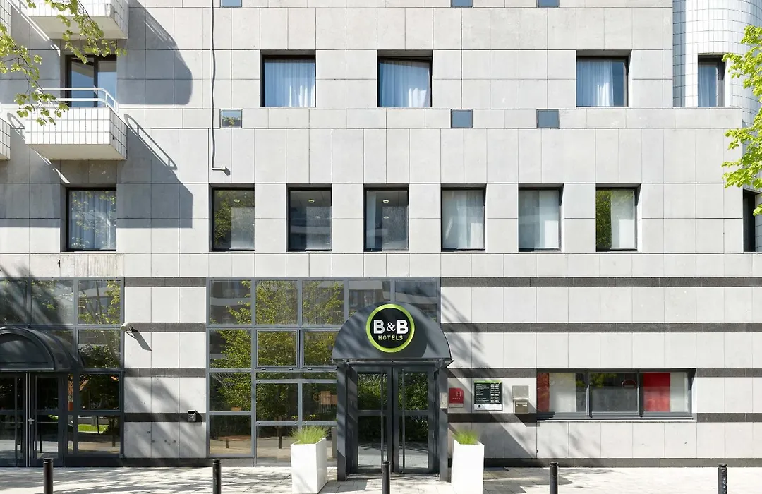 B&B HOTEL Saint-Quentin-en-Yvelines Centre Gare-1