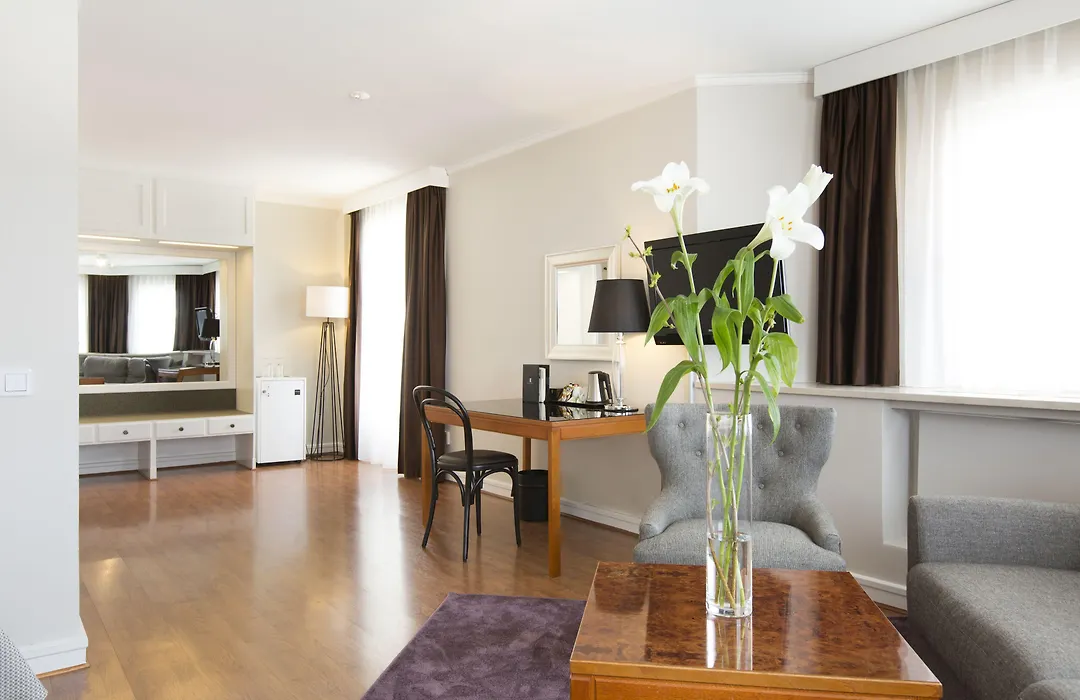 Elite Hotel Savoy-1