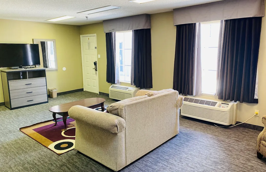 Super 8 By Wyndham New Iberia-1