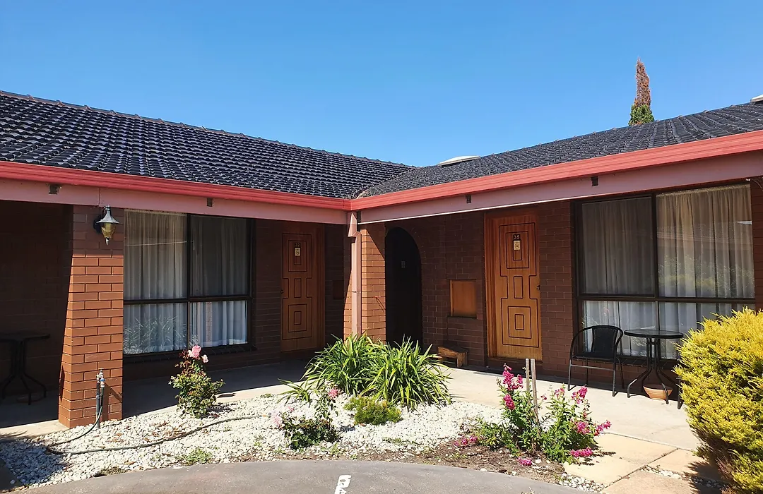 Golden Grain Motor Inn-1