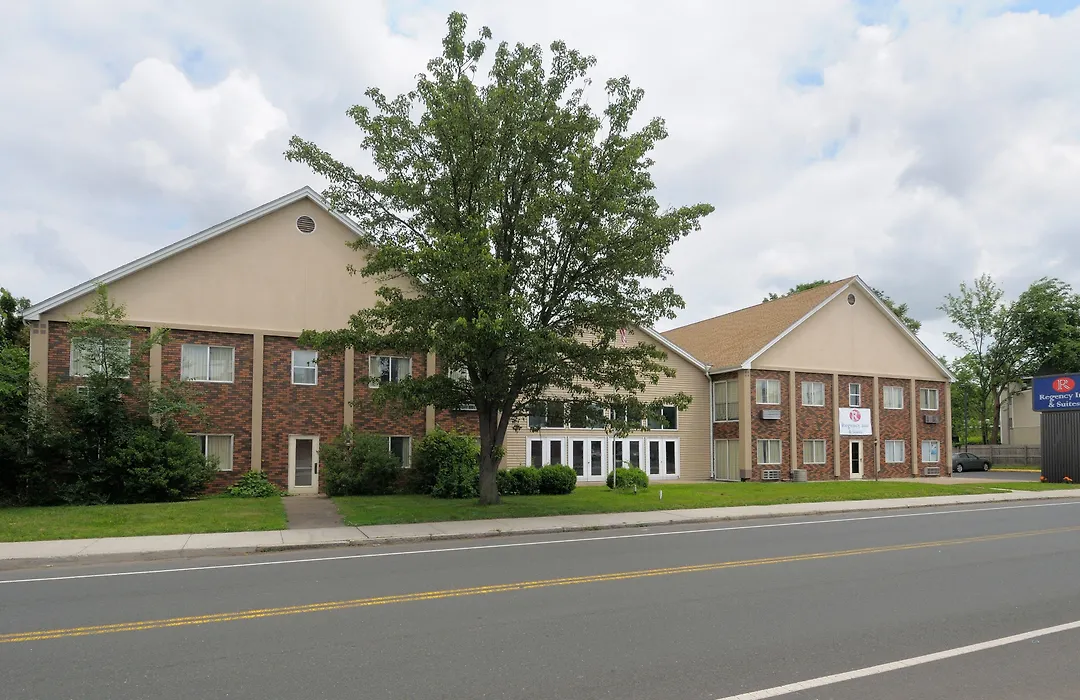 Regency Inn & Suites West Springfield-1