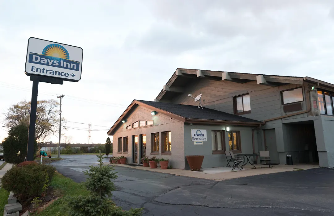 Days Inn By Wyndham West Allis/Milwaukee-1