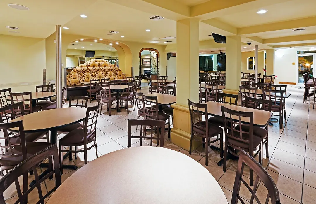 Radisson Hotel El Paso Airport-1