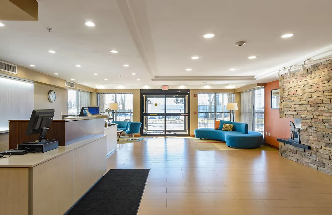 Fairfield Inn Manchester - Boston Regional Airport-1