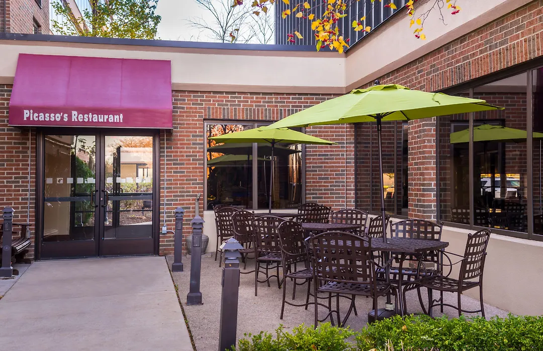 Holiday Inn Hotel & Suites Warren By Ihg-1