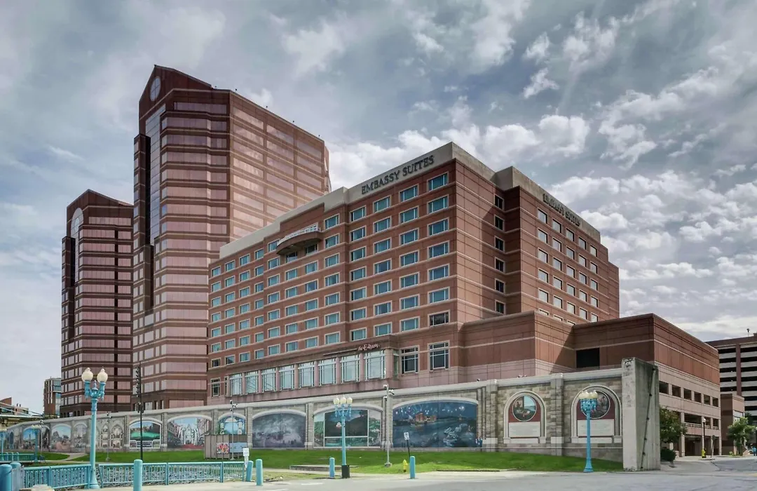 Embassy Suites Cincinnati - Rivercenter-1