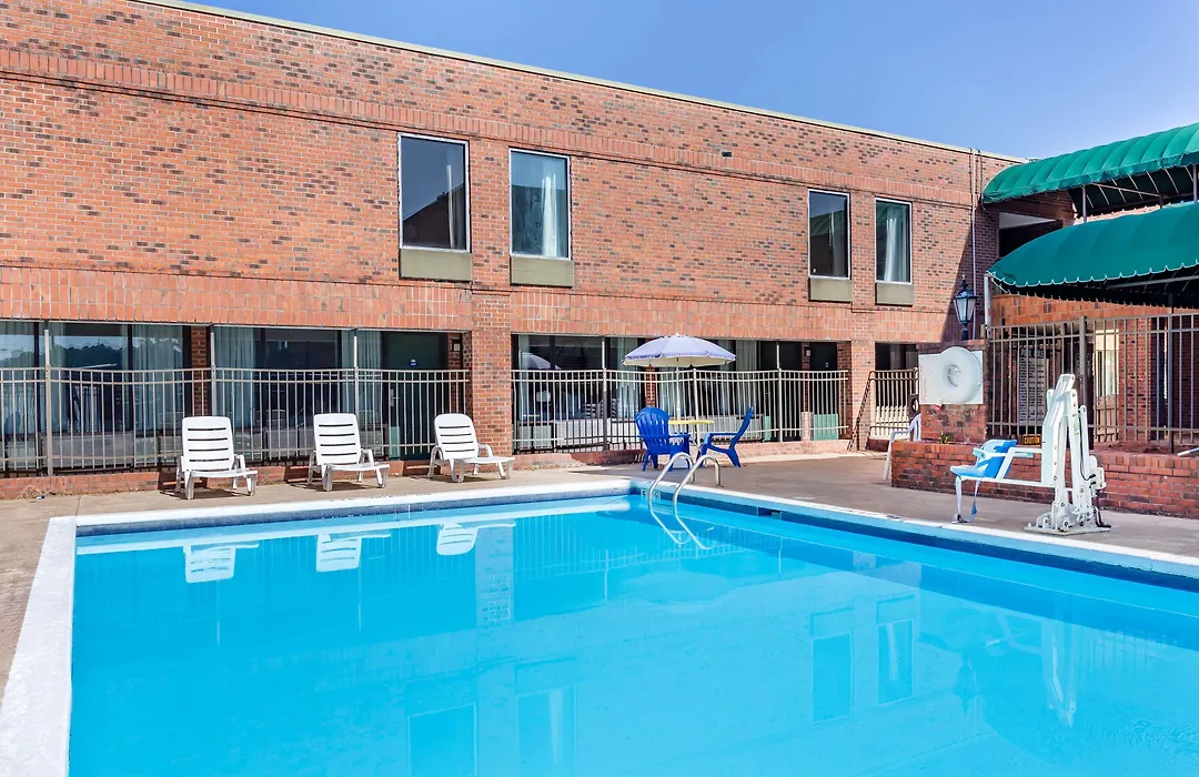 Days Inn & Suites By Wyndham Rocky Mount Golden East-1