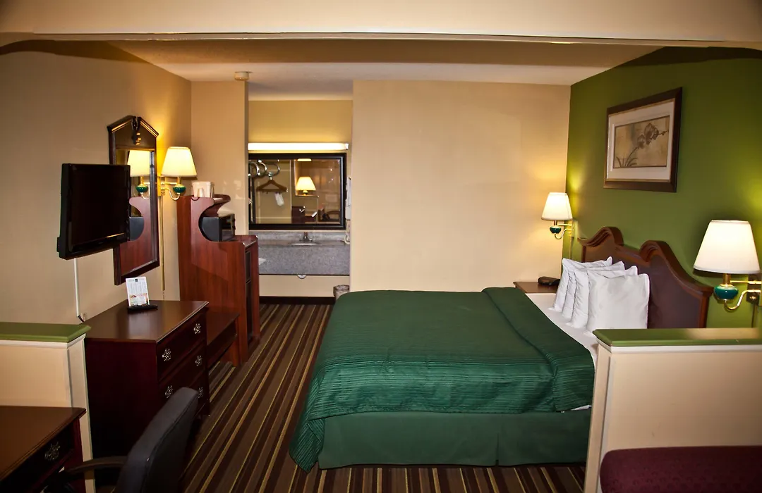 Quality Inn And Suites Macon-1