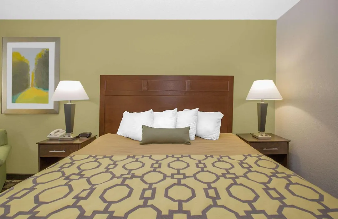Baymont By Wyndham Ames-1