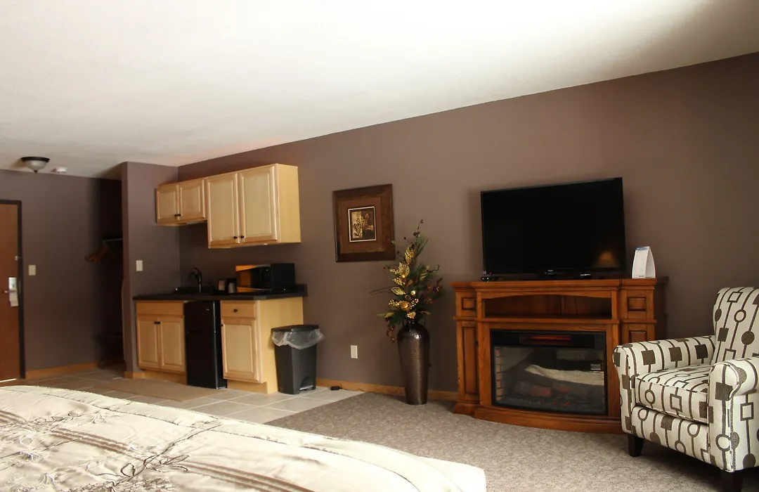Shawano Four Seasons Resort-1