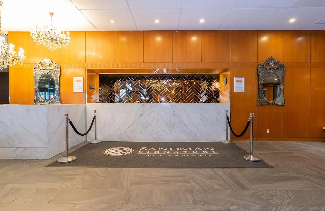 Sandman Signature Edmonton Downtown Hotel-1