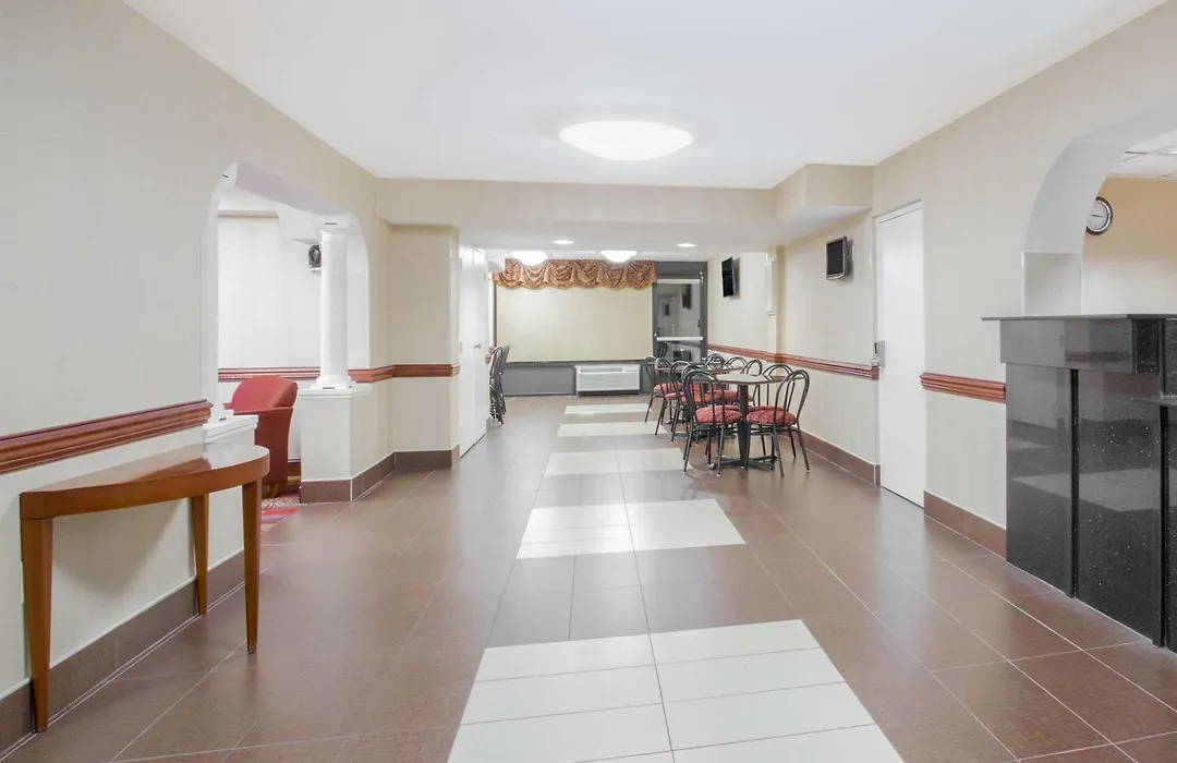 Ramada By Wyndham Edgewood Hotel & Conference Center-1