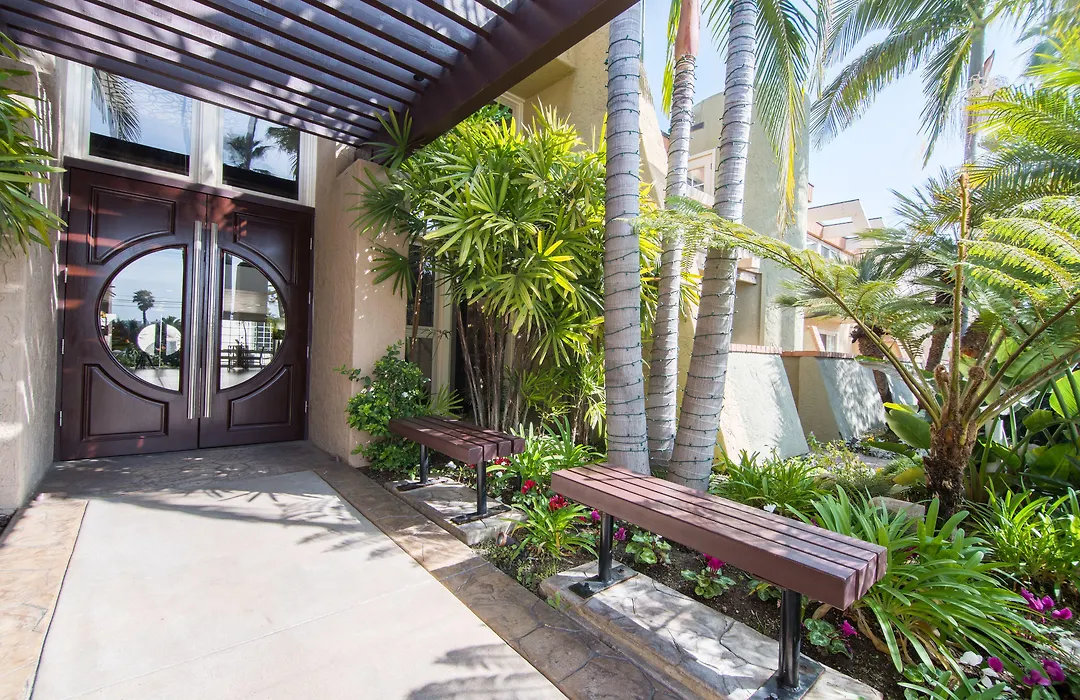 Winners Circle Resort-1