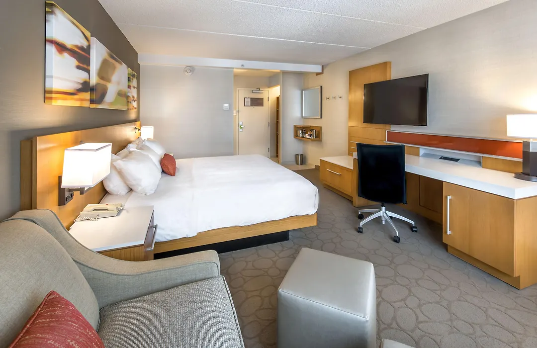 Delta Hotels By Marriott Utica-1