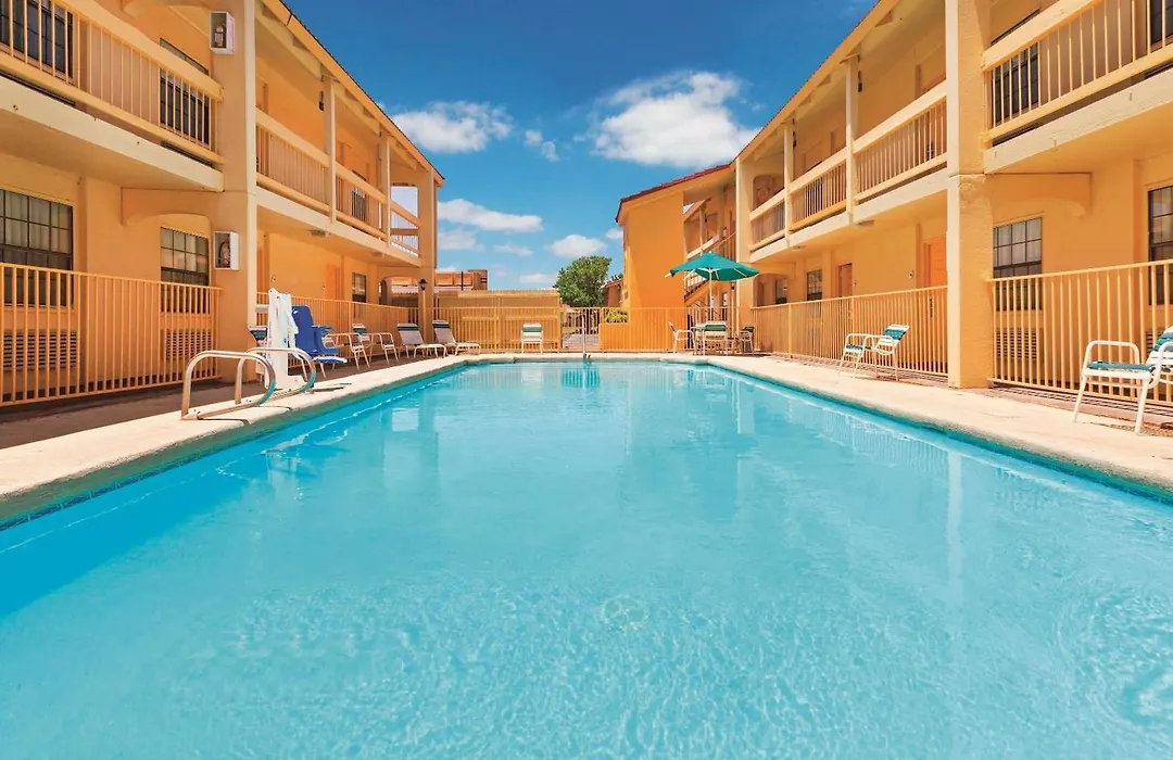 Baymont By Wyndham Lubbock - Downtown Civic Center-1