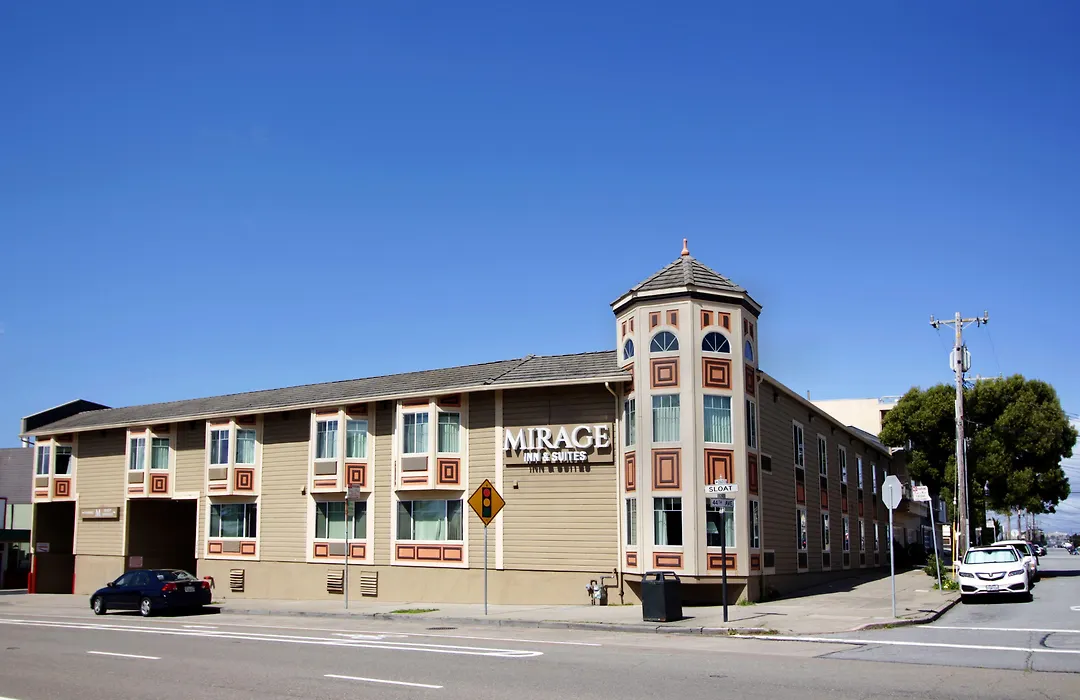 Mirage Inn & Suites-1