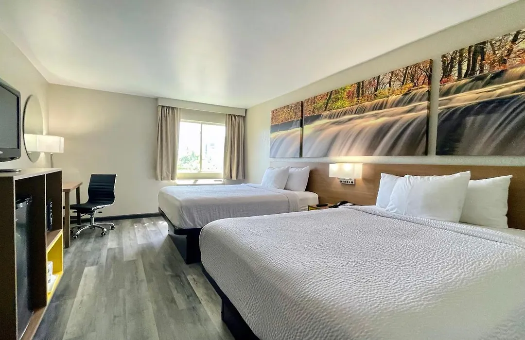 Days Inn By Wyndham Columbus In-1