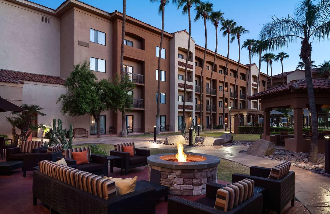Sonesta Select Phoenix Camelback-1