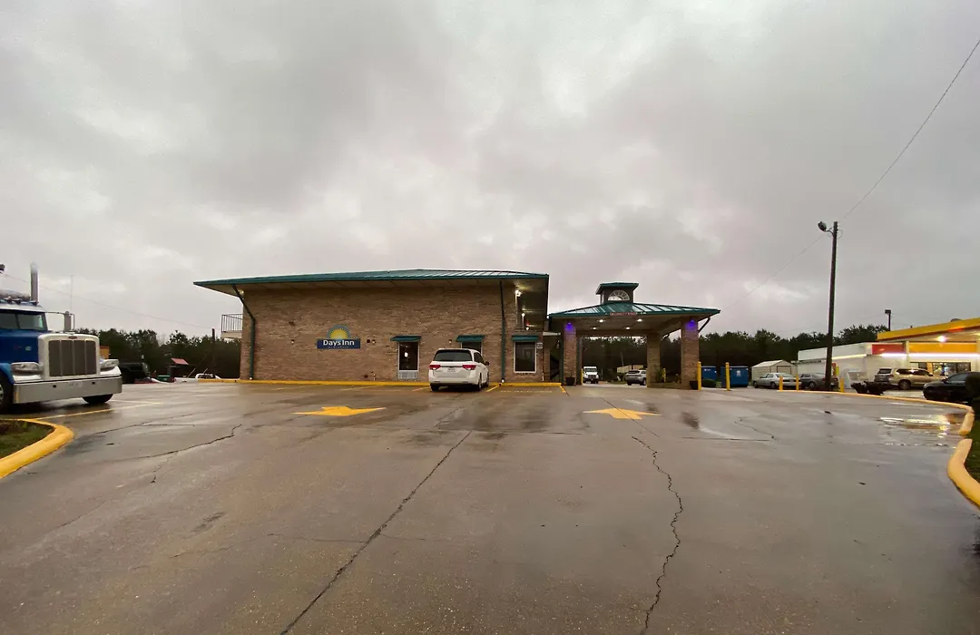 Days Inn By Wyndham Forest-1