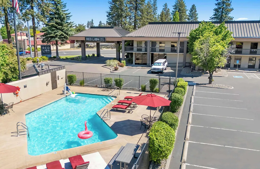 Red Lion Inn & Suites Deschutes River - Bend-1