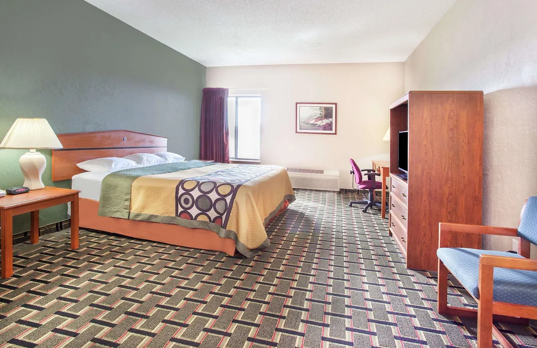Super 8 By Wyndham Atchison-1