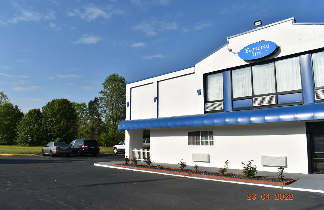 Economy Inn-1