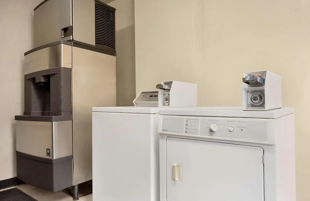 Travelodge By Wyndham Winslow-1